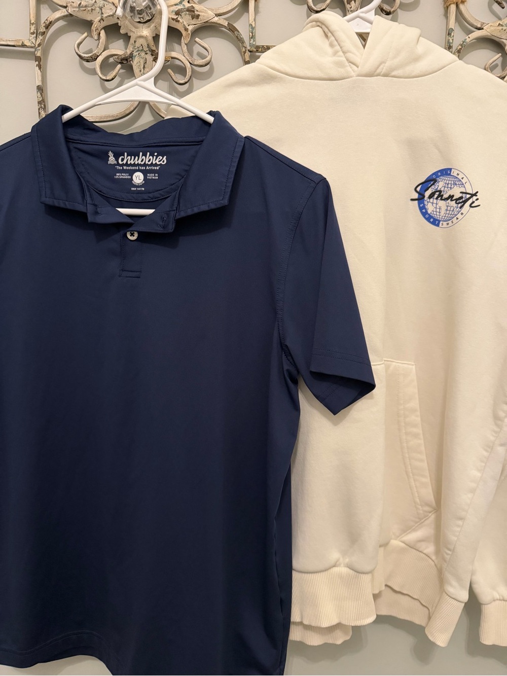 2 Boys Shirts, Chubbies Navy Short-Sleeve Polo & A Cream Sweatshirt Sonetti